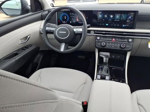 New 2026 Hyundai Tucson SE image 4