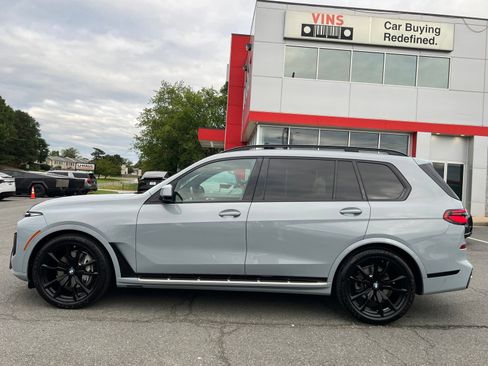 Used 2023 BMW X7 xDrive40i w/ M Sport Package AWD/4WD image 20