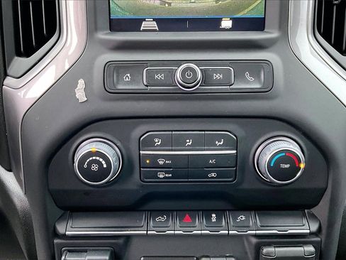 Used 2022 Chevrolet Silverado 2500 Custom w/ Custom Convenience Package image 16