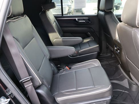 Used 2025 Chevrolet Tahoe Premier image 37