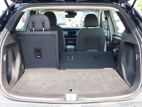 Used 2023 Chevrolet Bolt EUV LT FWD image 31