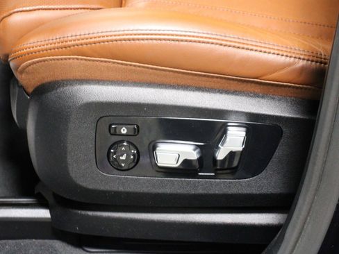 Used 2022 BMW X5 xDrive40i w/ M Sport Package AWD/4WD image 29