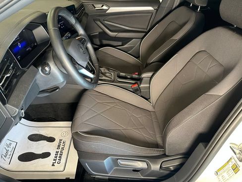 Used 2025 Volkswagen Jetta Sport FWD image 20