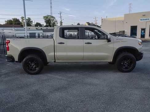 Used 2022 Chevrolet Silverado 1500 ZR2 w/ Technology Package AWD/4WD image 8