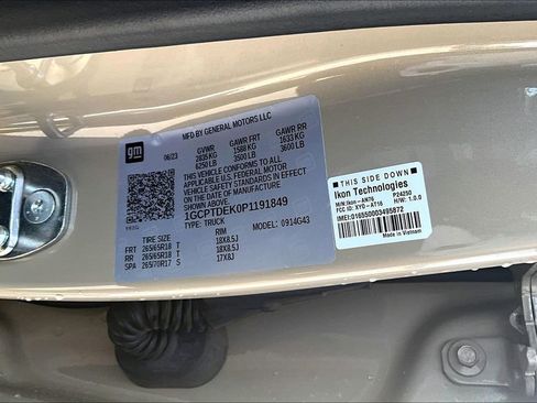 Used 2023 Chevrolet Colorado Z71 image 32