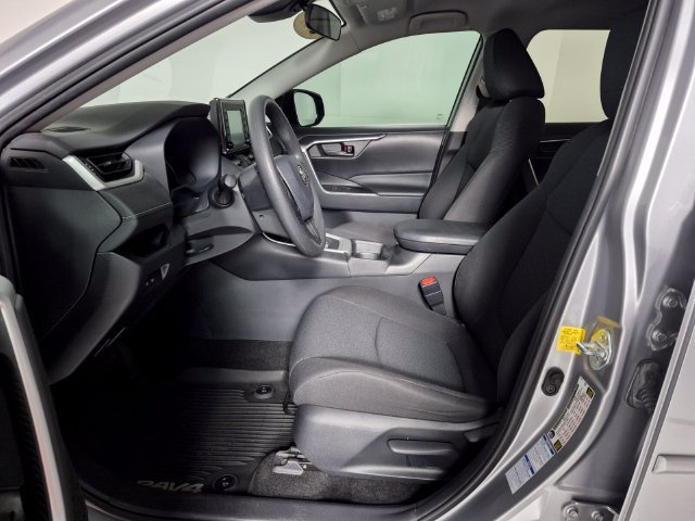 Certified 2021 Toyota RAV4 LE AWD/4WD image 14