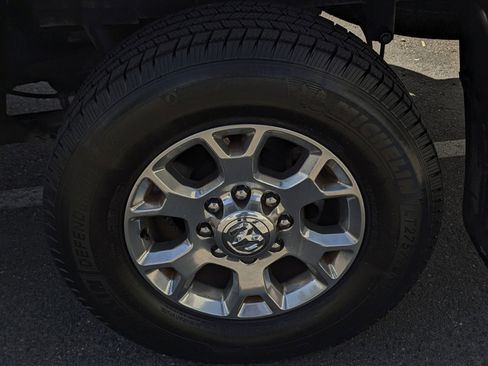 Used 2019 RAM 2500 Laramie AWD/4WD image 7