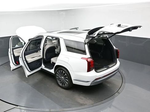 Used 2023 Hyundai Palisade Calligraphy w/ Cargo Package image 37