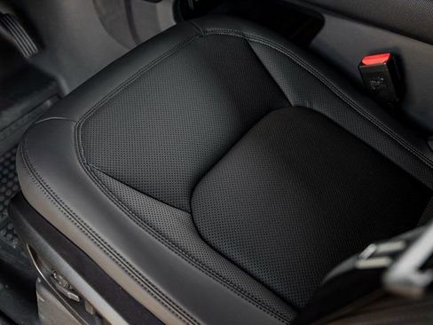 New 2025 Land Rover Defender 110 S image 15