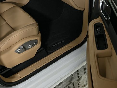 New 2025 Porsche Macan image 25