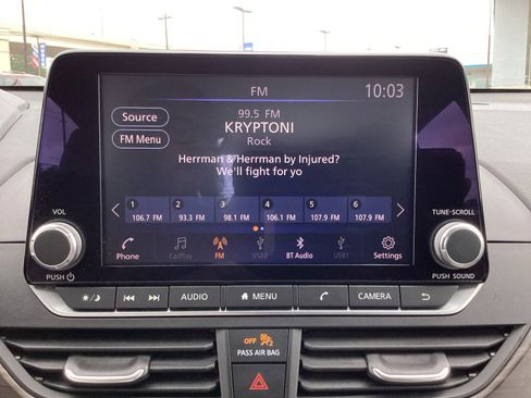 Used 2024 Nissan Altima 2.5 SV FWD image 20