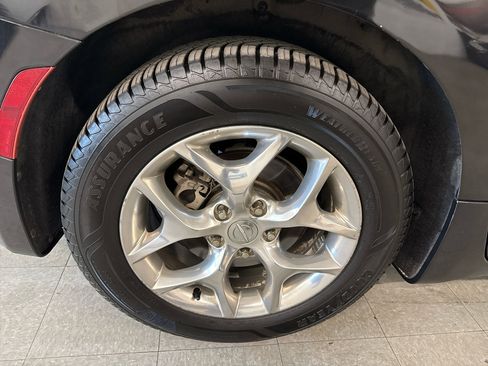 Used 2018 Chrysler Pacifica Limited image 65