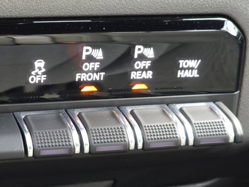 Used 2025 RAM 1500 Big Horn image 8