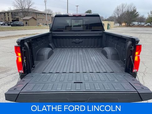 Used 2024 Chevrolet Silverado 2500 LTZ w/ LTZ Plus Package image 33