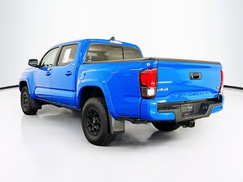 Used 2020 Toyota Tacoma SR5 AWD/4WD image 5
