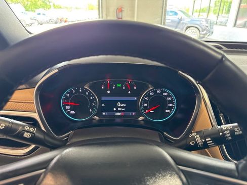 Used 2023 Chevrolet Equinox Premier AWD/4WD image 30