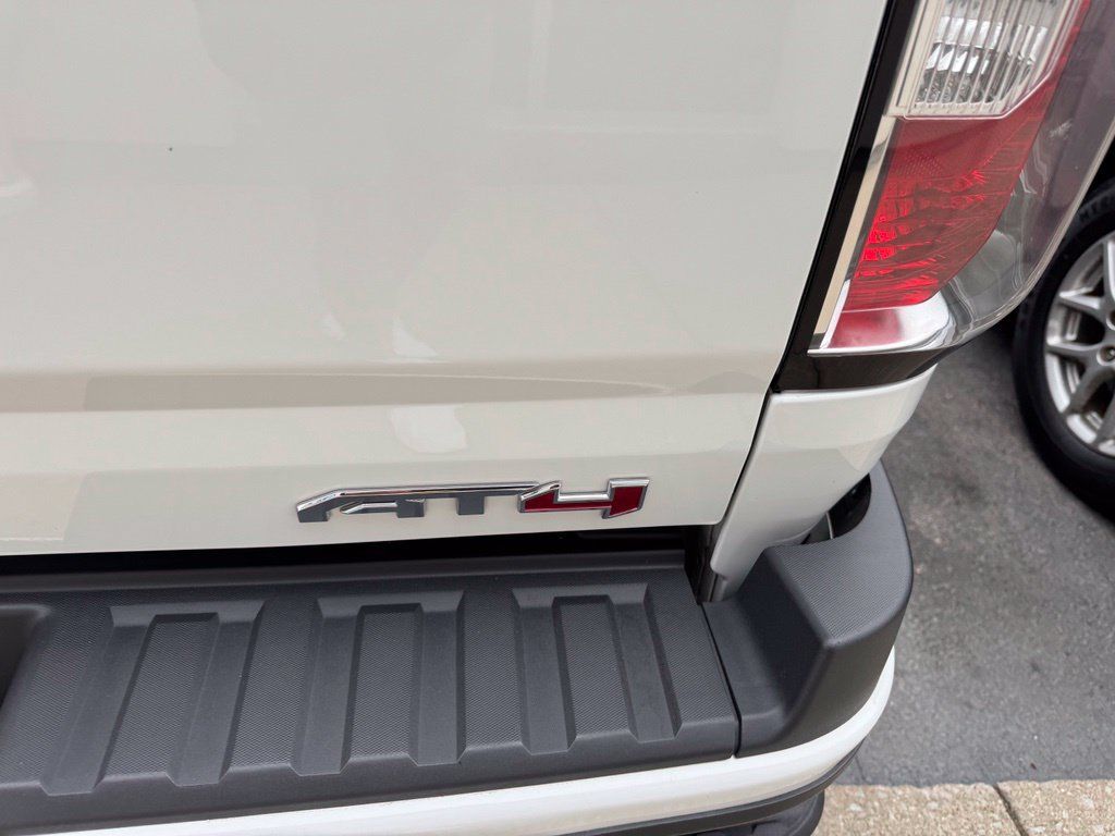 Used 2021 GMC Canyon AT4 w/ Trailering Package AWD/4WD image 4