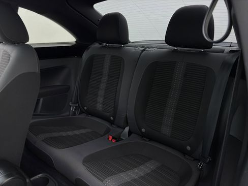 Used 2014 Volkswagen Beetle GSR image 31