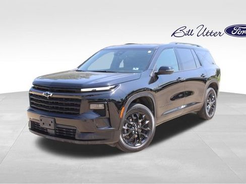 Used 2025 Chevrolet Traverse LT w/ Midnight/Sport Edition FWD image 1