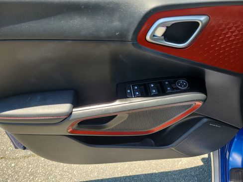 Used 2023 Kia Soul GT-Line w/ GT-Line Technology Package FWD image 22