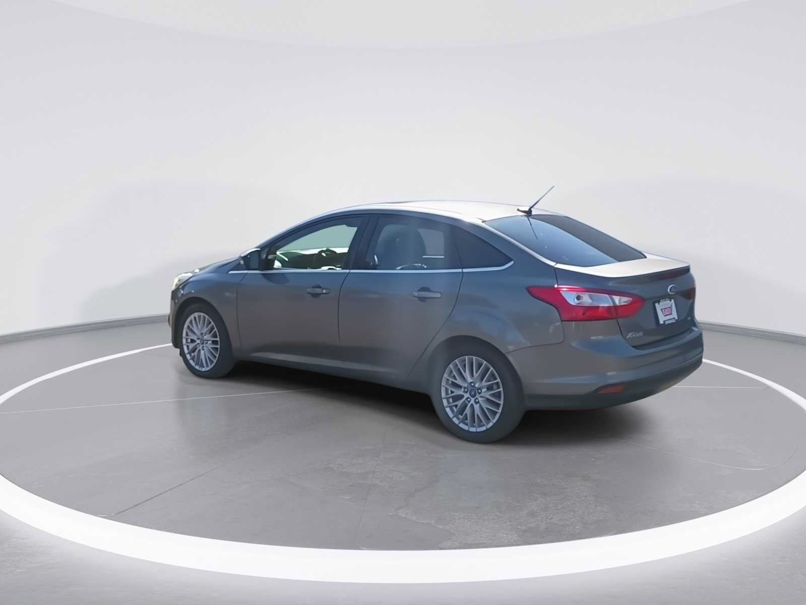 Used 2012 Ford Focus SEL FWD image 6
