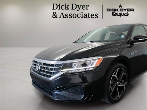 Used 2021 Volkswagen Passat 2.0T R-Line image 9