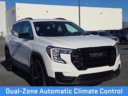 Certified 2023 GMC Terrain SLE w/ Driver Convenience Package image 11