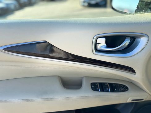 Used 2015 INFINITI QX60 AWD w/ Deluxe Touring Package image 49