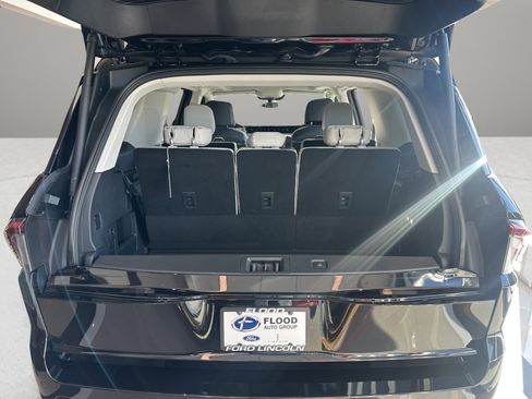 New 2025 Lincoln Navigator Reserve image 5