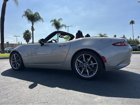 Used 2023 MAZDA MX-5 Miata Grand Touring image 2
