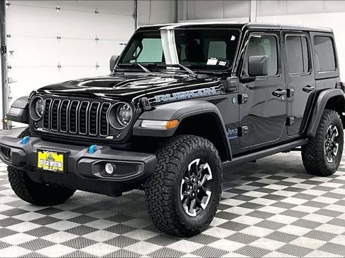 Used 2025 Jeep Wrangler Unlimited Rubicon 4xe w/ Safety Group AWD/4WD image 12