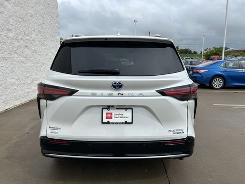 Certified 2023 Toyota Sienna Platinum AWD/4WD image 5