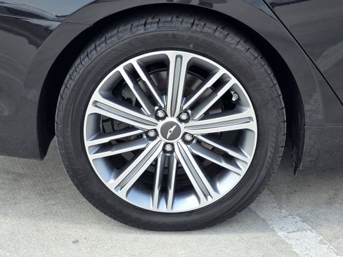 Used 2018 Genesis G80 3.8 RWD image 8