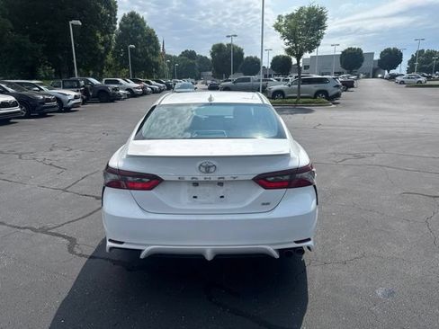 Used 2024 Toyota Camry SE FWD image 5