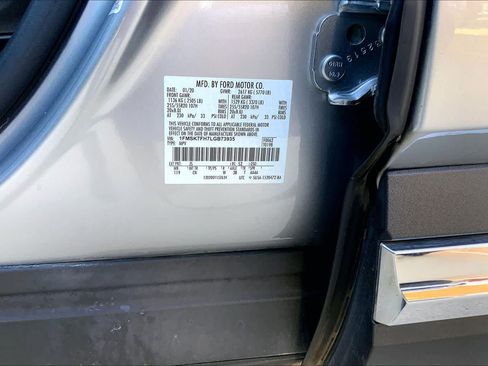 Used 2020 Ford Explorer Limited RWD image 34