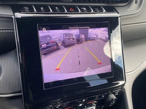 New 2025 Jeep Grand Cherokee L Altitude image 42