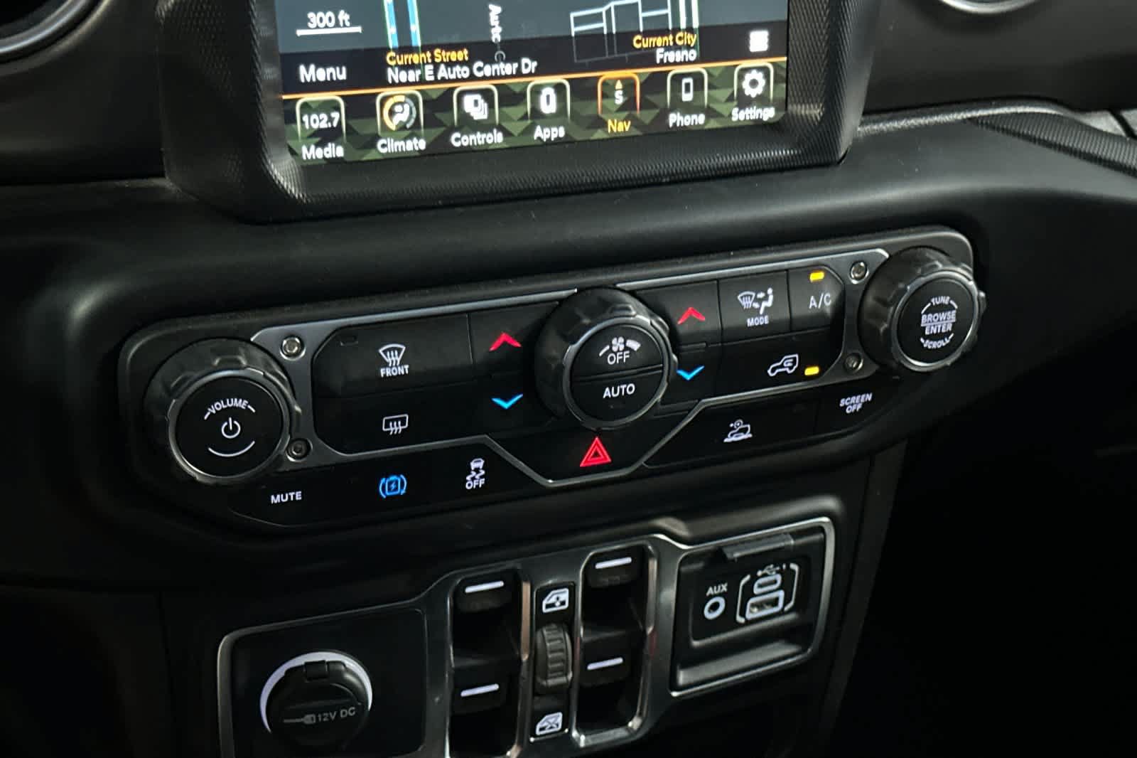 Used 2023 Jeep Wrangler Unlimited Rubicon 4xe AWD/4WD image 23