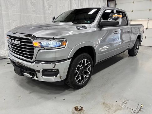 Used 2025 RAM 1500 Laramie AWD/4WD image 3