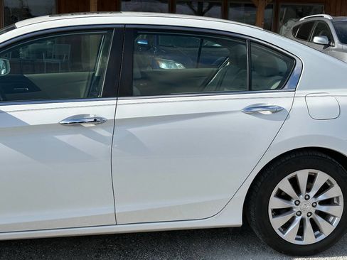 Used 2015 Honda Accord EX image 4