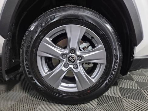 Used 2025 Toyota RAV4 XLE AWD/4WD image 16