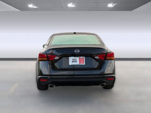New 2025 Nissan Altima 2.5 SR image 9