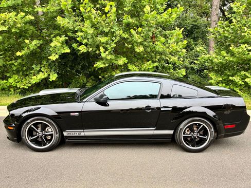 Used 2007 Ford Mustang GT RWD image 11