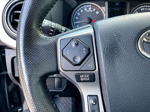 Used 2017 Toyota Tacoma SR5 w/ Tow Package image 22