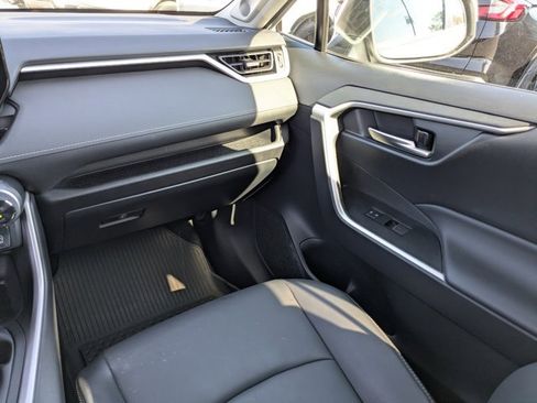 Used 2023 Toyota RAV4 XLE Premium image 17