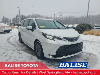 Used 2023 Toyota Sienna XLE