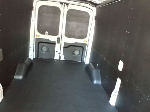 New 2026 Ford Transit 250 148 Medium Roof w/ Load Area Protection Package RWD image 11