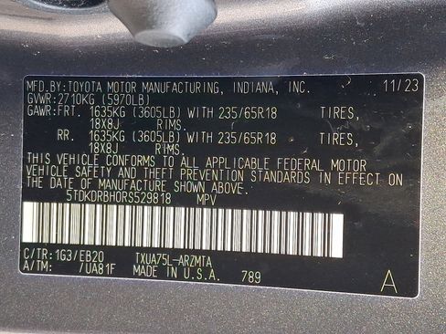 Certified 2024 Toyota Highlander XLE image 28