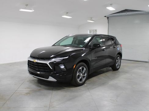 Used 2025 Chevrolet Blazer LT image 4