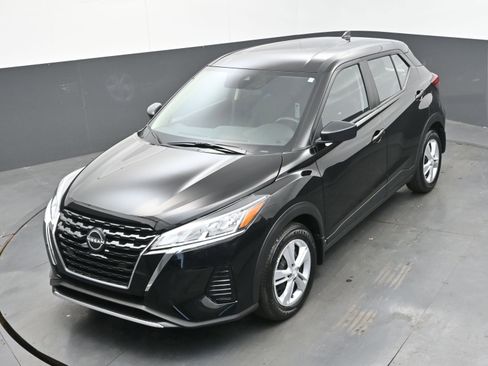 Certified 2025 Nissan Kicks Play S image 30