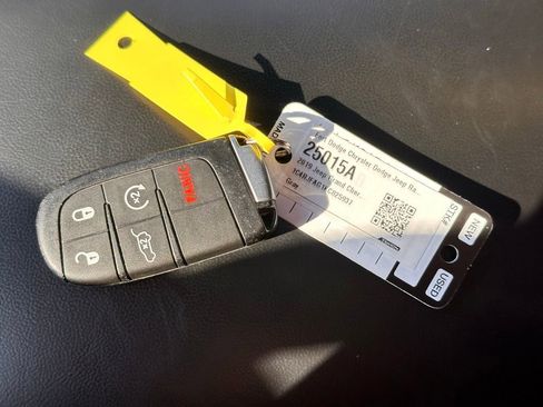 Used 2019 Jeep Grand Cherokee Altitude image 37